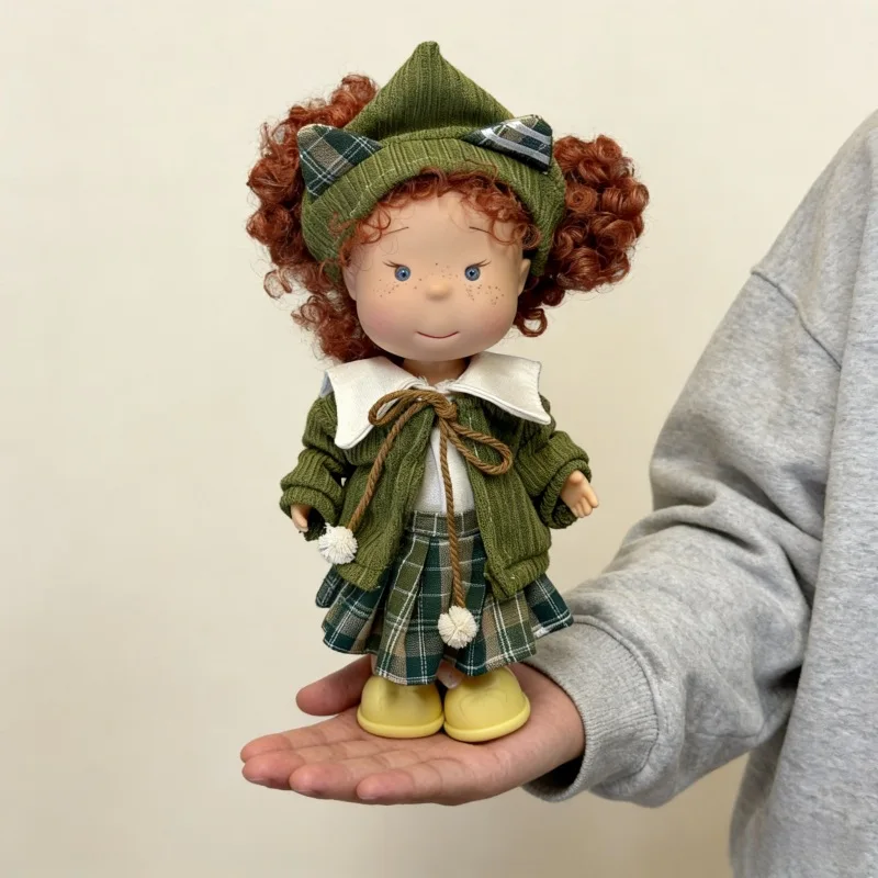 

Pippa Potato Vinyl Doll 24 Cm Red Curly Hair Green Coat Plaid Skirt Crossbody Bag Cute Figurine Birthday Gift For Adult