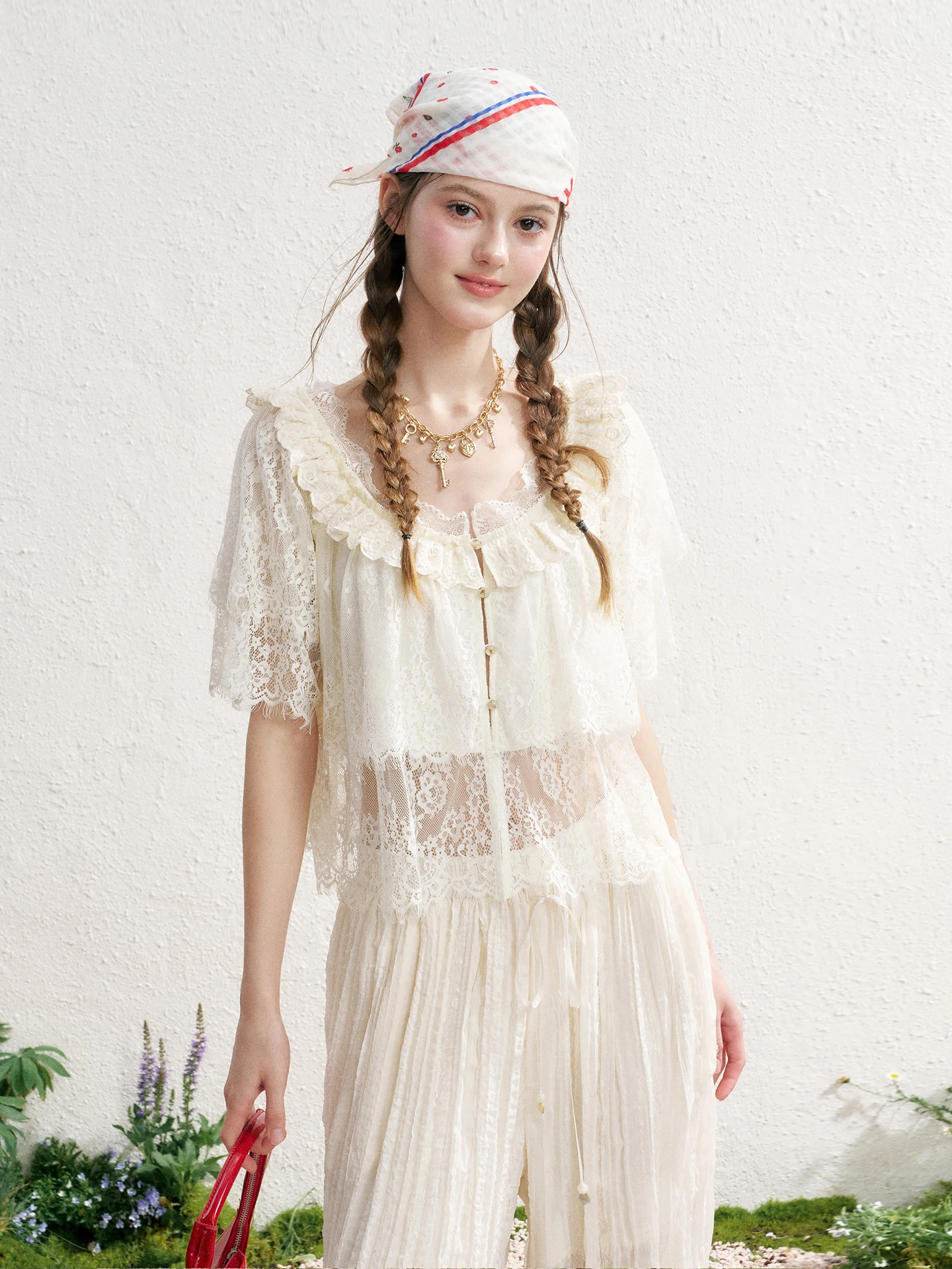 

Summer 2026 New Gentle Fairy-Like Pure Desire Girl Embroidered Lace Small Shirt Women Refreshing Romantic Top Princess Style ...