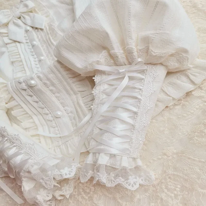 Kemeja Putih Gotik Y2k Lolita Blus Lengan Panjang Flare Renda Ruffle Manis Punk Wanita Atasan Antik Victoria Kawaii Jepang Hitam