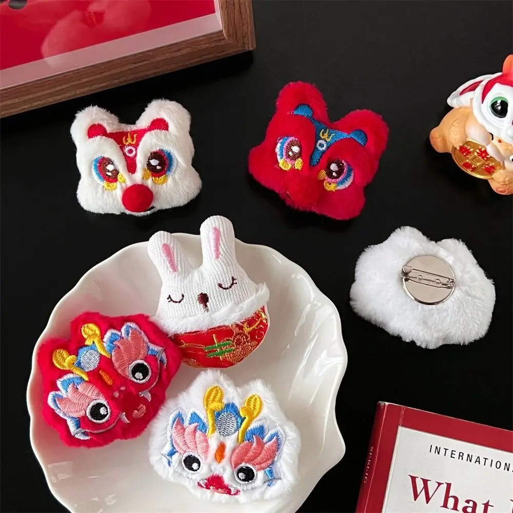 

Fashion Lucky Spring Festival Pin Dancing Lion Loong New Year Badge Lapel Backpack Decor Lion Dance Brooch Party