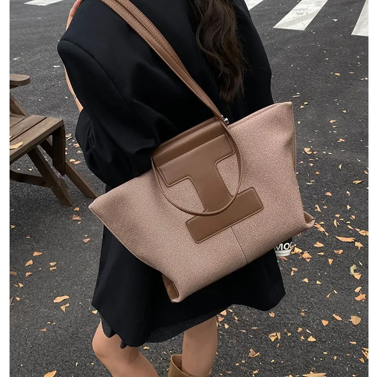 

Fashion Tote Bag Spacious Shoulder Purse for Women Large Capacity Crossbody Bag Versatile Day-to-Night Bag Minimalist Sling Bag​