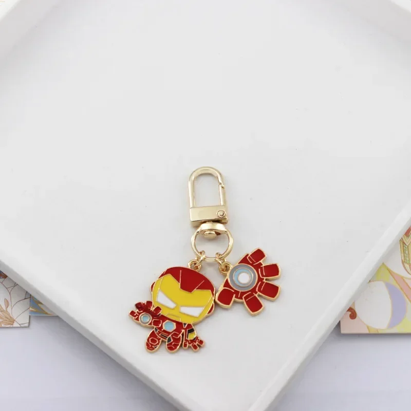 Disney Iron Man porte-clés Spider-Man Thor Captain America Action Anime Figure porte-clés dessin animé voiture sac à dos pendentif ornement cadeau