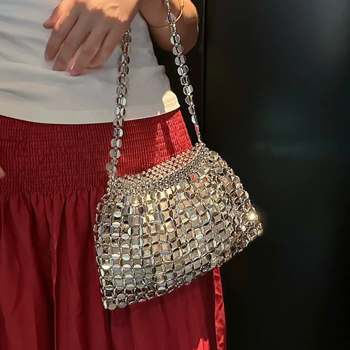 Nuevo bolso plateado para mujer, bolso tejido con cuentas hecho a mano, bolso de hombro hueco a la moda y a la moda