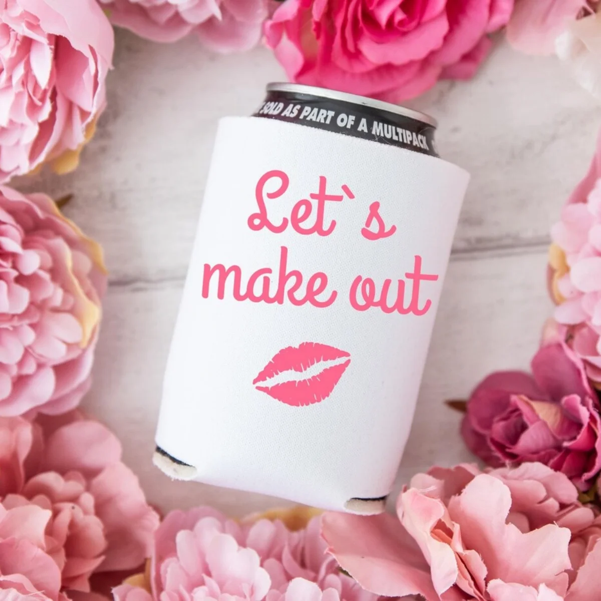 Enfriador de latas de boda, recuerdos de fiesta, soporte para latas de cerveza, regalo de boda para invitados, Koozies de boda, abrazador de cerveza, soporte rechoncho para boda