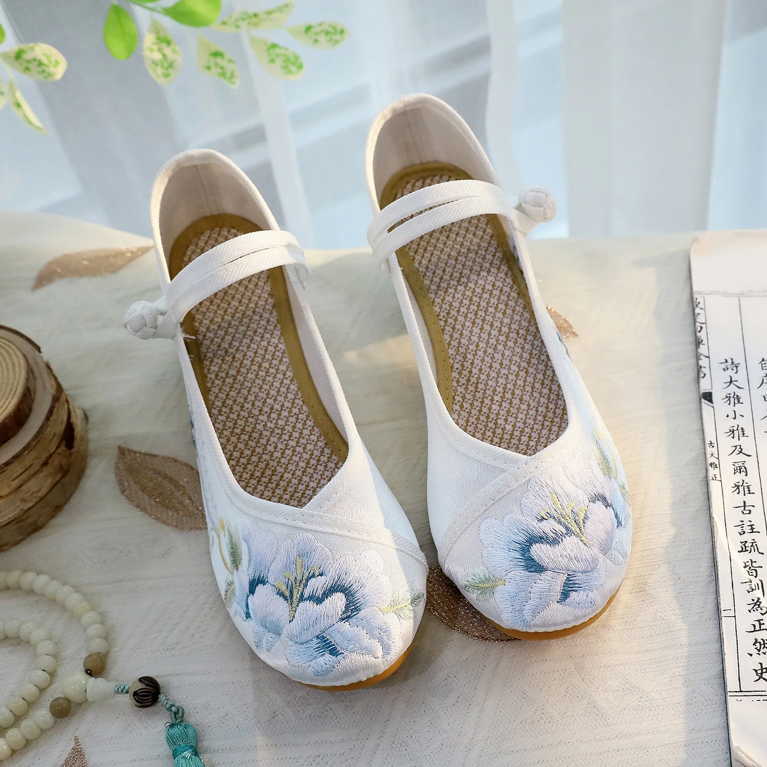 Cheongsam Hanfu Square Heel Shoes Ethnic Style Embroidered Shoes Daily Dance Costume Accessory Women Gift