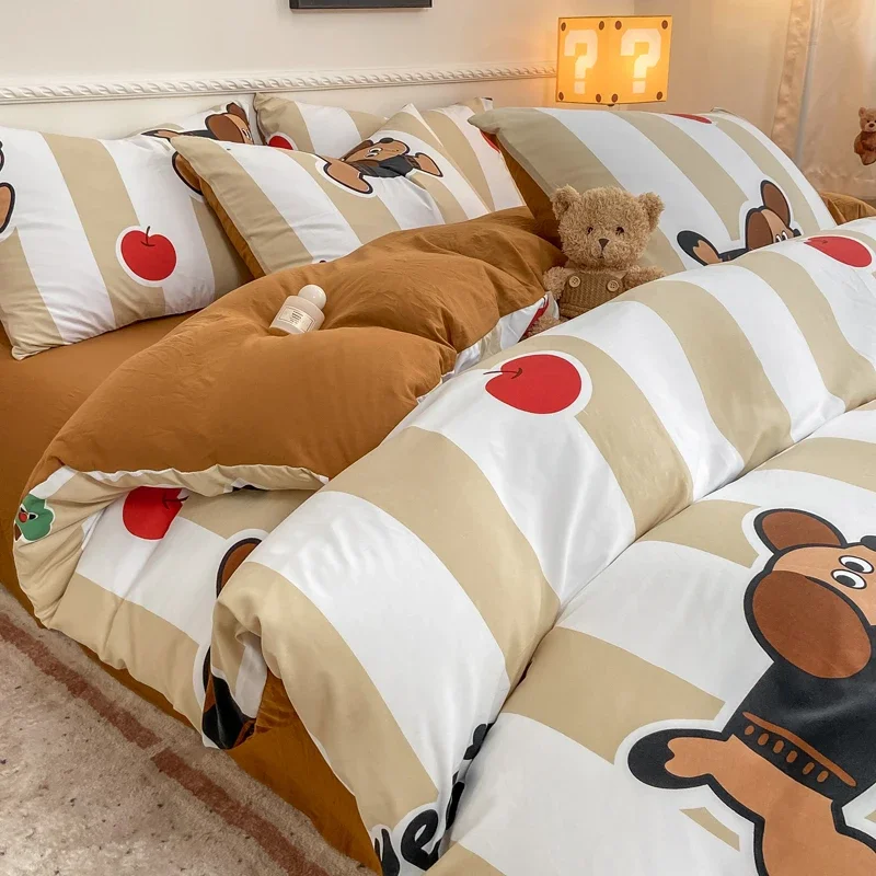 4pcs Funny Running Dog Duvet Cover Set Khaki Striped Apple Pattern Bedding Set Men Women Queen King Comforter Cover with Sheet