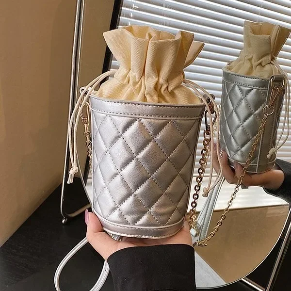 

Cute New 2025 Y2K Women Hand Bag Summer Design Tote Bucket Shoulder Bag Female Beach Handbag Designer Luxury Bag Woman Gifts