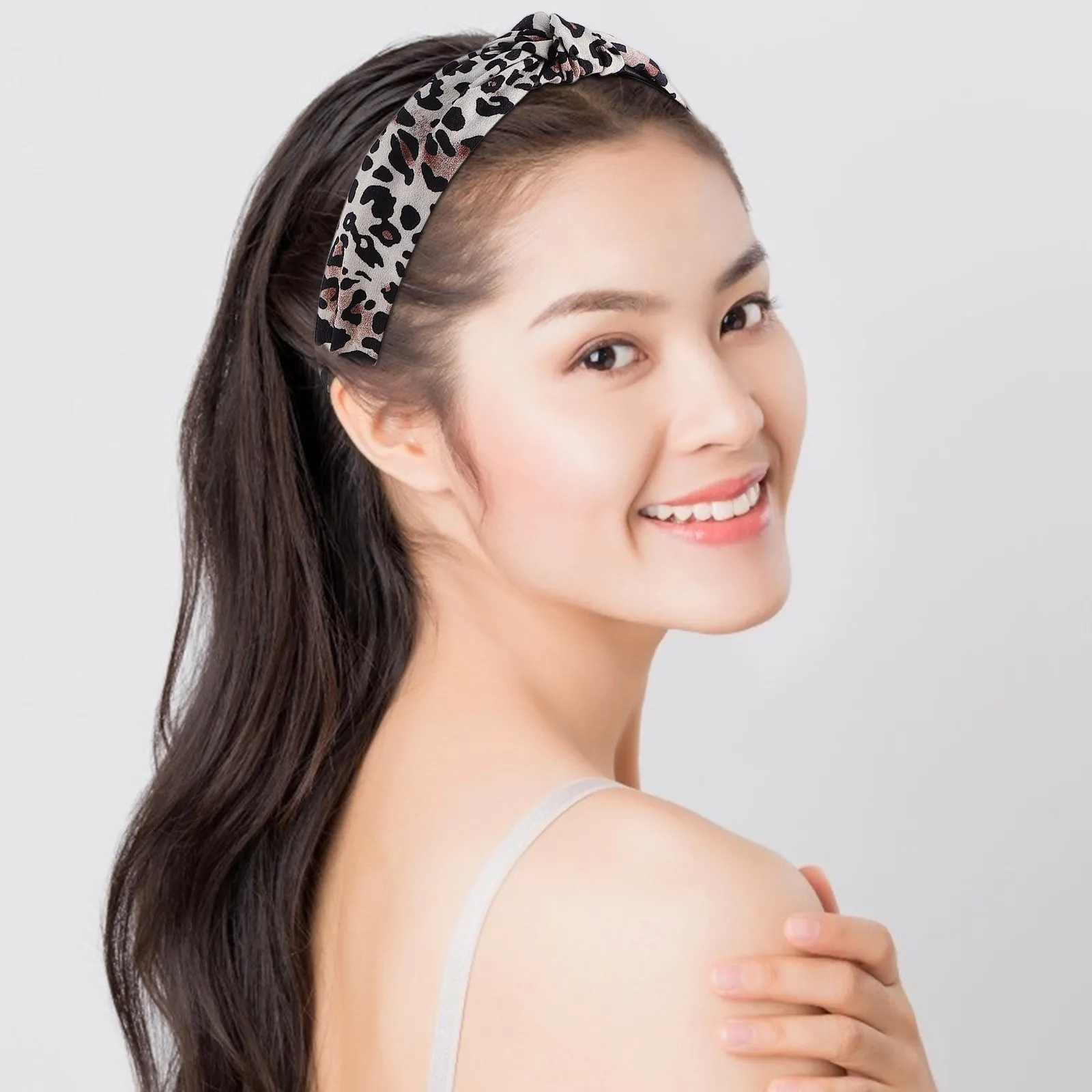 

6Pcs Leopard Knot Headbands Fashion Wide Hairbands Soft Fabric Wrap Comfort Fit for Parties Concerts Family Gatherings Women