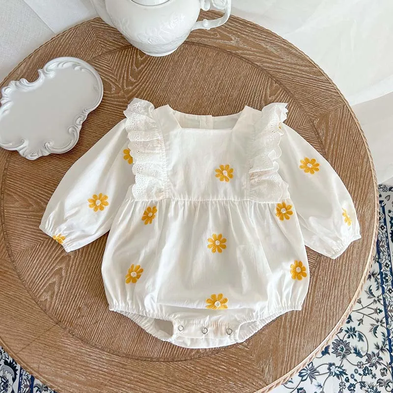 Macacão princesa manga comprida para bebês, roupas de primavera, macacão bordado margarida doce, criança infantil, coreano Onesie, 0-2T, 2024