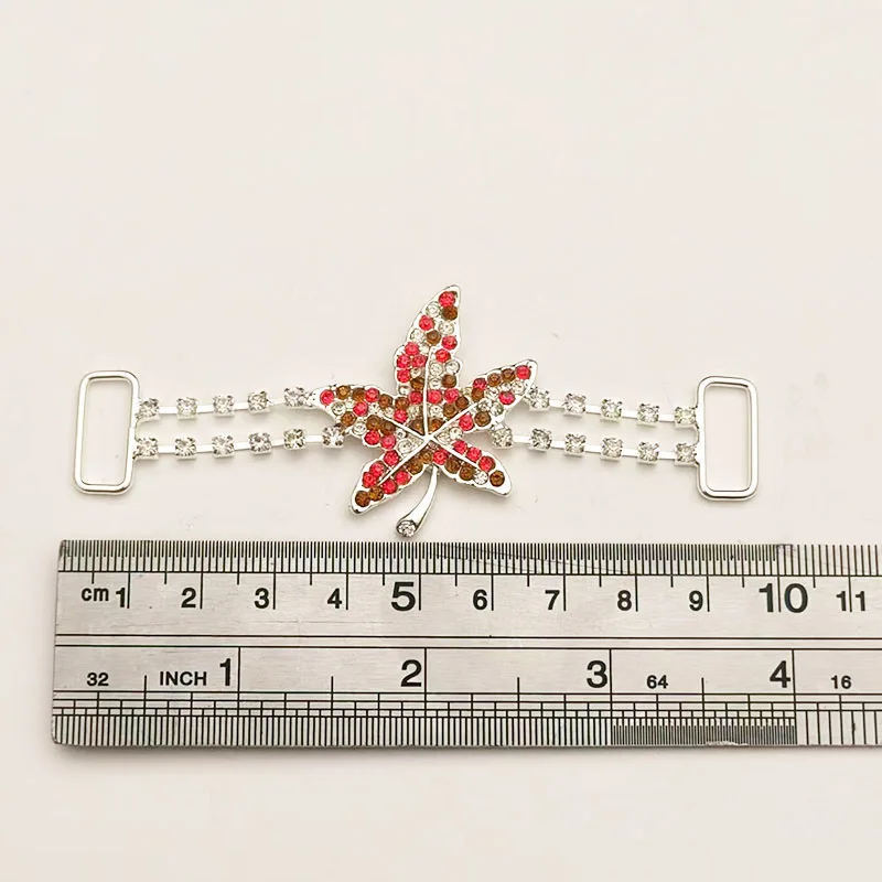 2pcs Crystal Maple Leaf Rhinestone Shoe Chain Buckle Bikini Flip Flops Connectors Metal Apparel Bags Cap DIY Garment Sewing