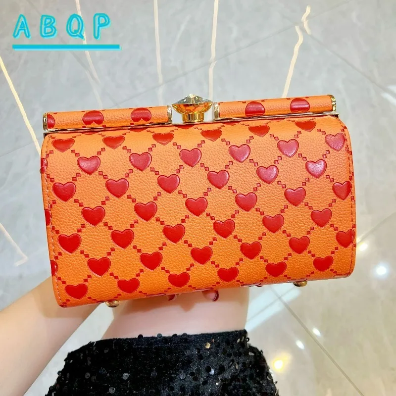 

New Women's Shoulder Bag Luxury Brand Diamond Inlaid Women's Shoulder Crossbody Bag Love Chain Women's Bag Large Capacity