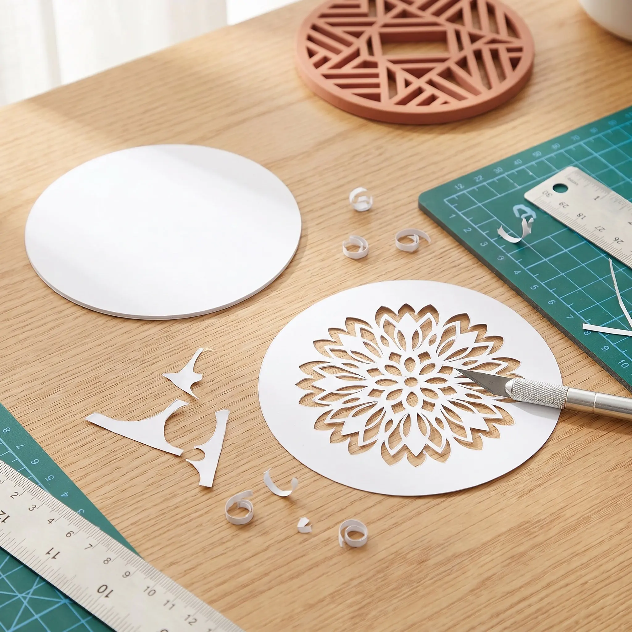 80Pcs Circular White Cardstock Paper 6 Inch Round Cutouts 92Lb Smooth Surface for Watercolor Markers Stickers Origami Folding