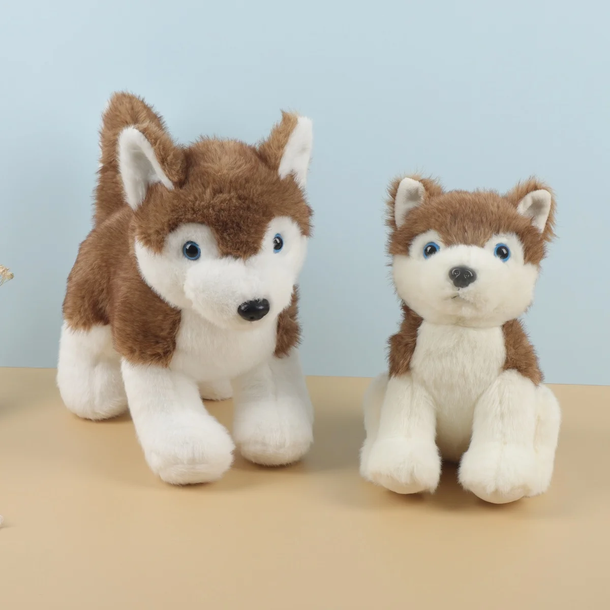 Symulowana pluszowa lalka husky, brązowo-szara lalka husky, kreskówkowa anime, urocza poduszka dekoracyjna, prezent świąteczny dla dzieci.