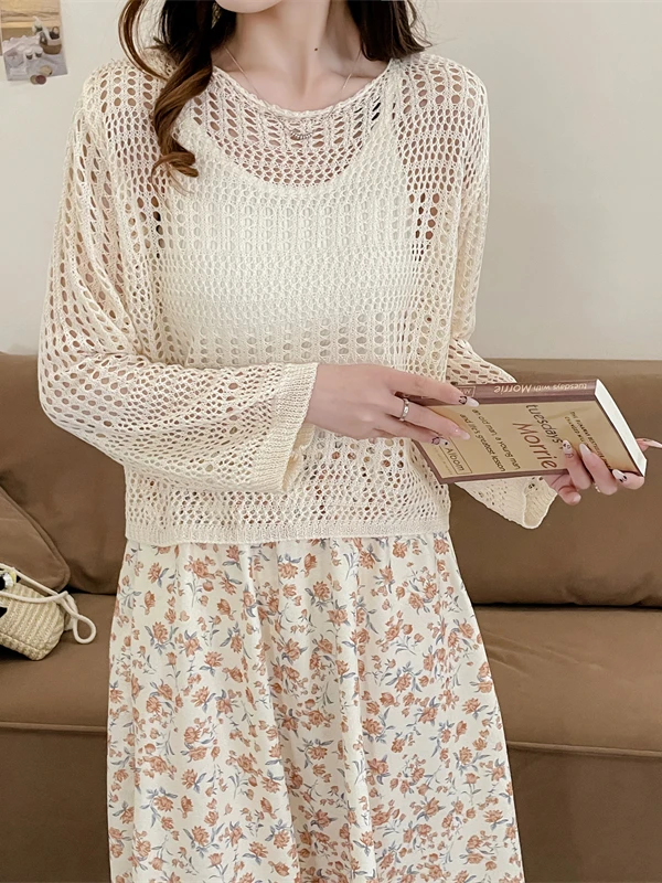 Short Hollow out Knitted Air Conditioning Cover up Sleeveless Beach Vacation Loose Design Summer Top for Women