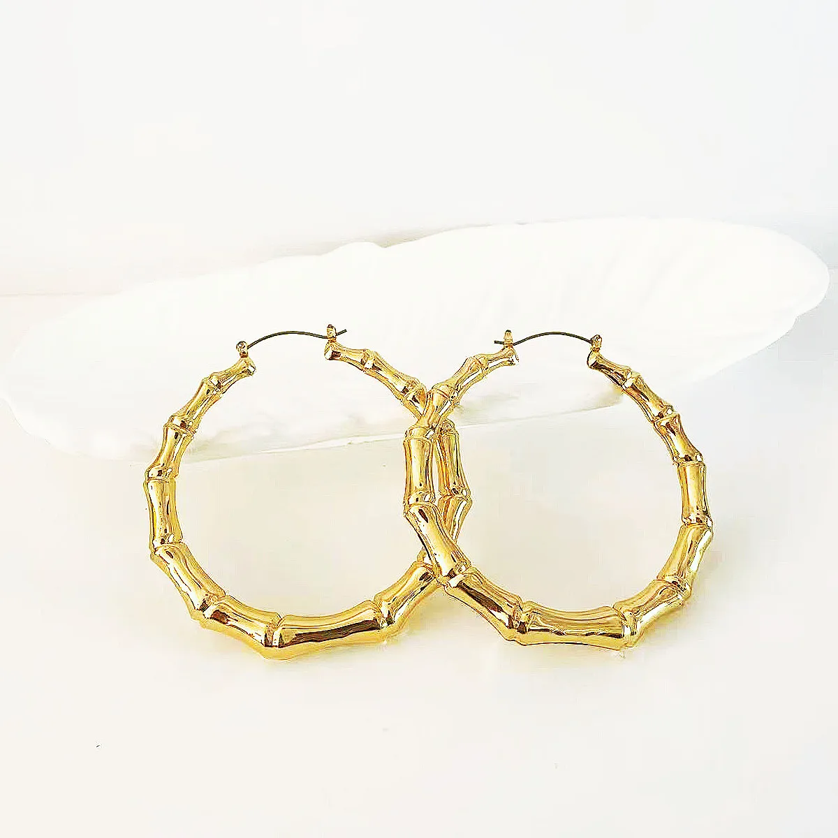 

MITTO FASHION JEWELRIES AND HIGH-END ACCESSORIES BAMBOO JOINT CHUNKY HOOP EARRINGS FOR WOMEN