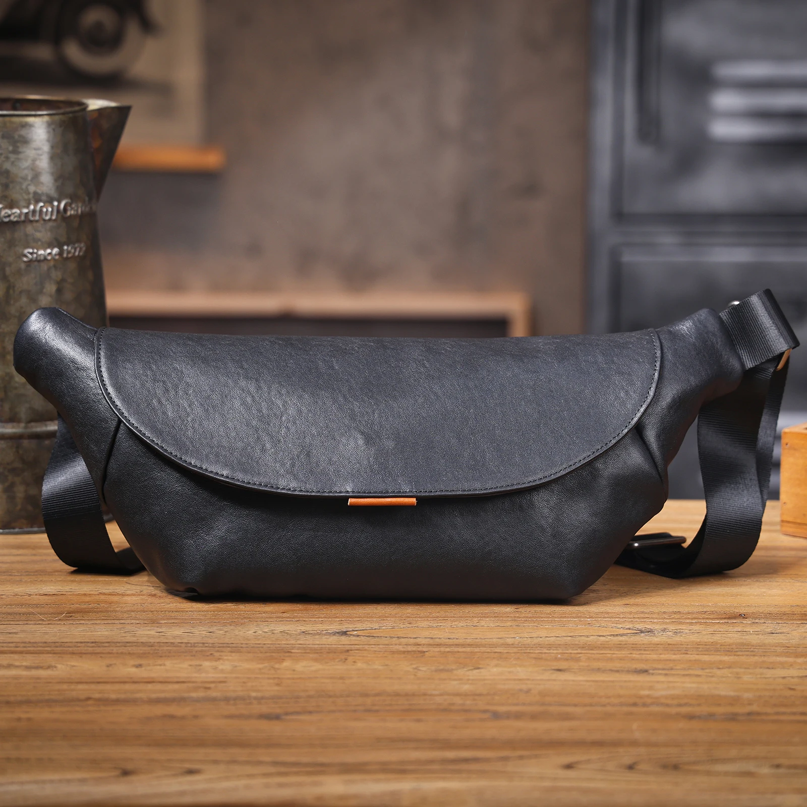 S.WORKER Herren-Umhängetasche aus echtem Leder, Umhängetaschen, einfache Rindsledertasche, pflanzlich gegerbtes Oberschichtleder, modisch, lässig – Detail 7