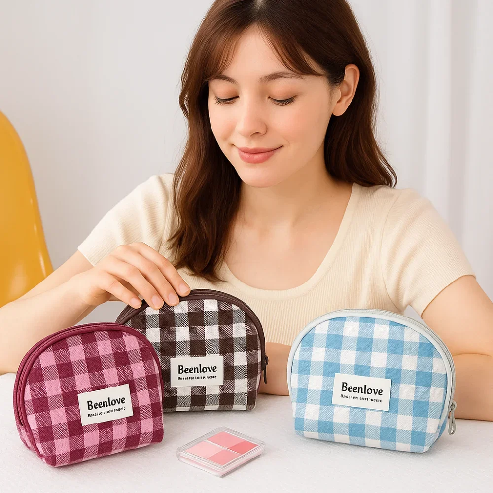 

Lattice Semicircle Cosmetic Storage Bag Large Capacity Mini Handheld Makeup Bag with Zipper Korean Style Women Clutch Bag