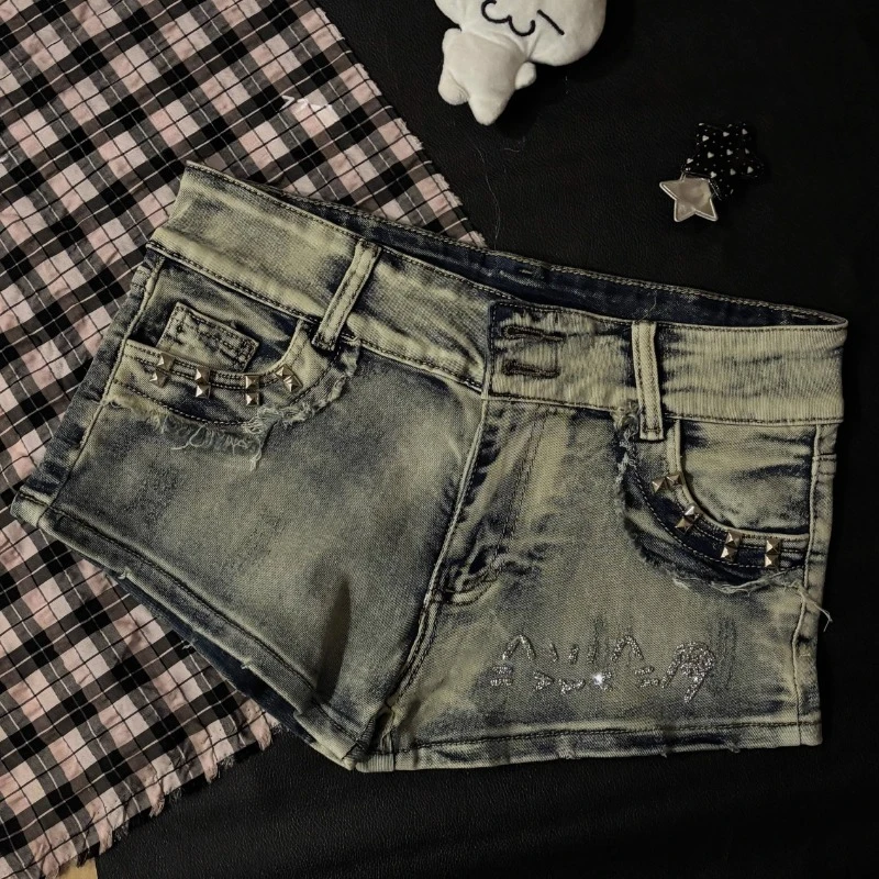 

Street Fashion Diamond Denim Shorts for Women Y2k Sexy Low-waist Hot Short Pants 2025 Summer New Light Blue Straight Jeans