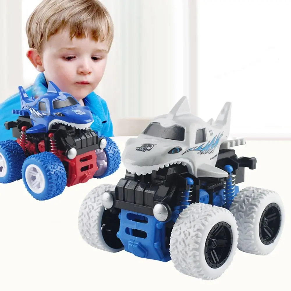 Carro de brinquedo de inércia deslizante de plástico caindo carro dublê de inércia em forma de tubarão carro de brinquedo off road