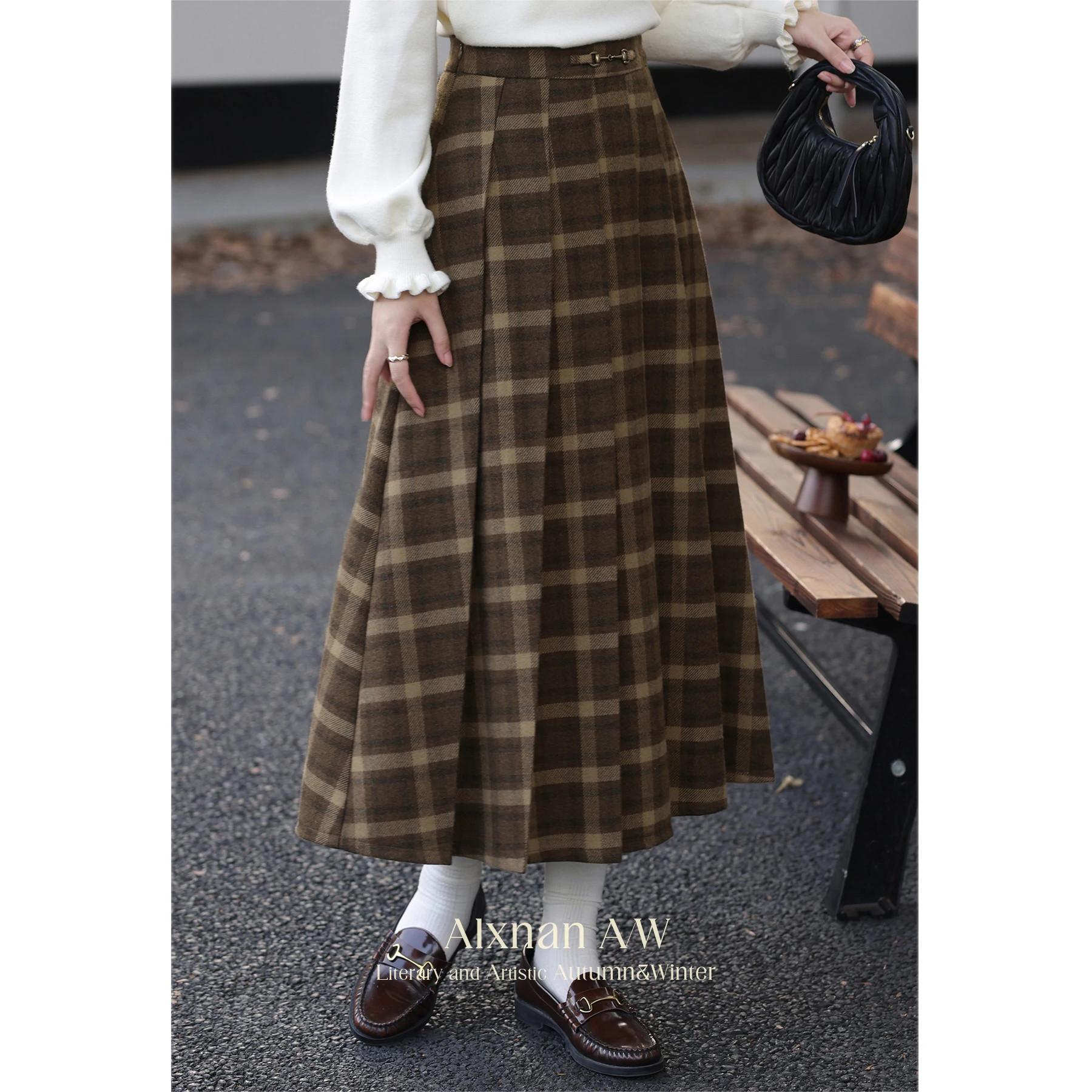 

ALXNAN Plaid Skirt for Women 2025 Autumn Winter Warm Vintage Long Pleated Skirt Casual Elegant Office Lady Female Clothes L52672