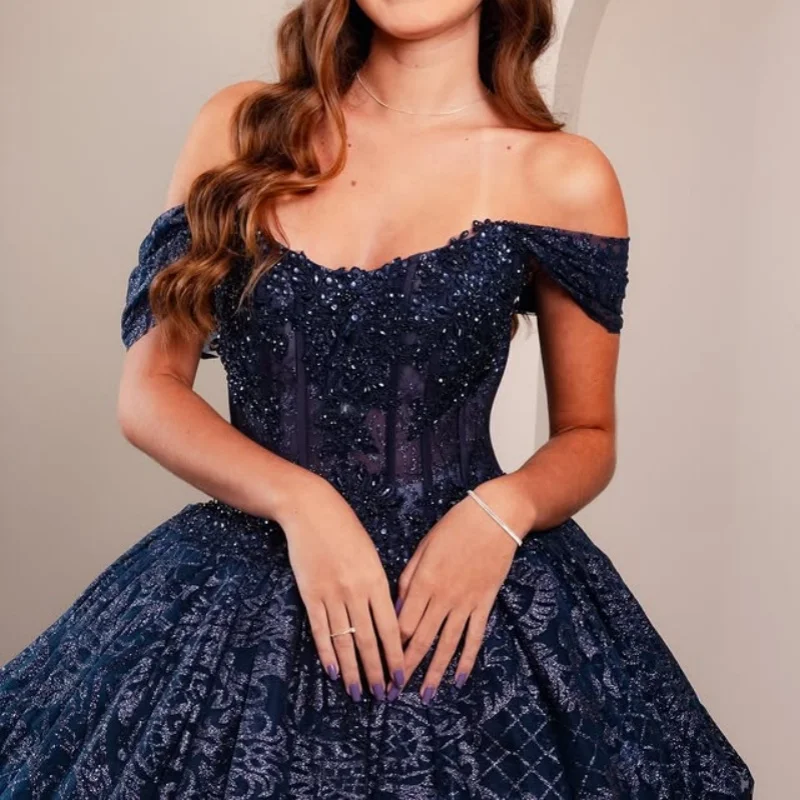 Robes de Quinceanera bleu foncé personnalisées, épaules dénudées, décalcomanie en cristal, superposition de dentelle, tulle, longue queue, 15