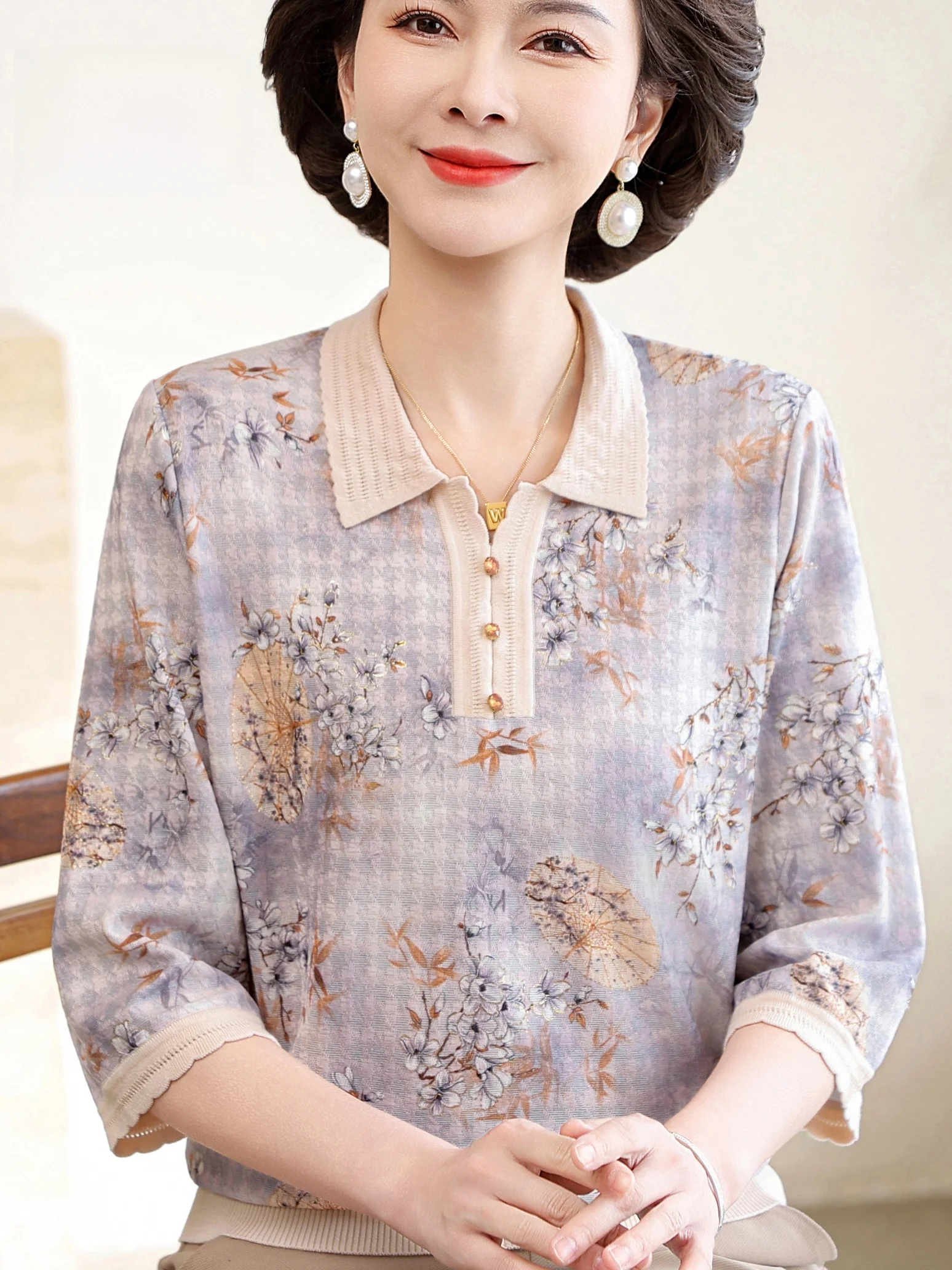 

Летняя свободная футболка с цветочным принтом для женщин среднего возраста, с отложным воротником, рукавом три четверти, модный легкий топ