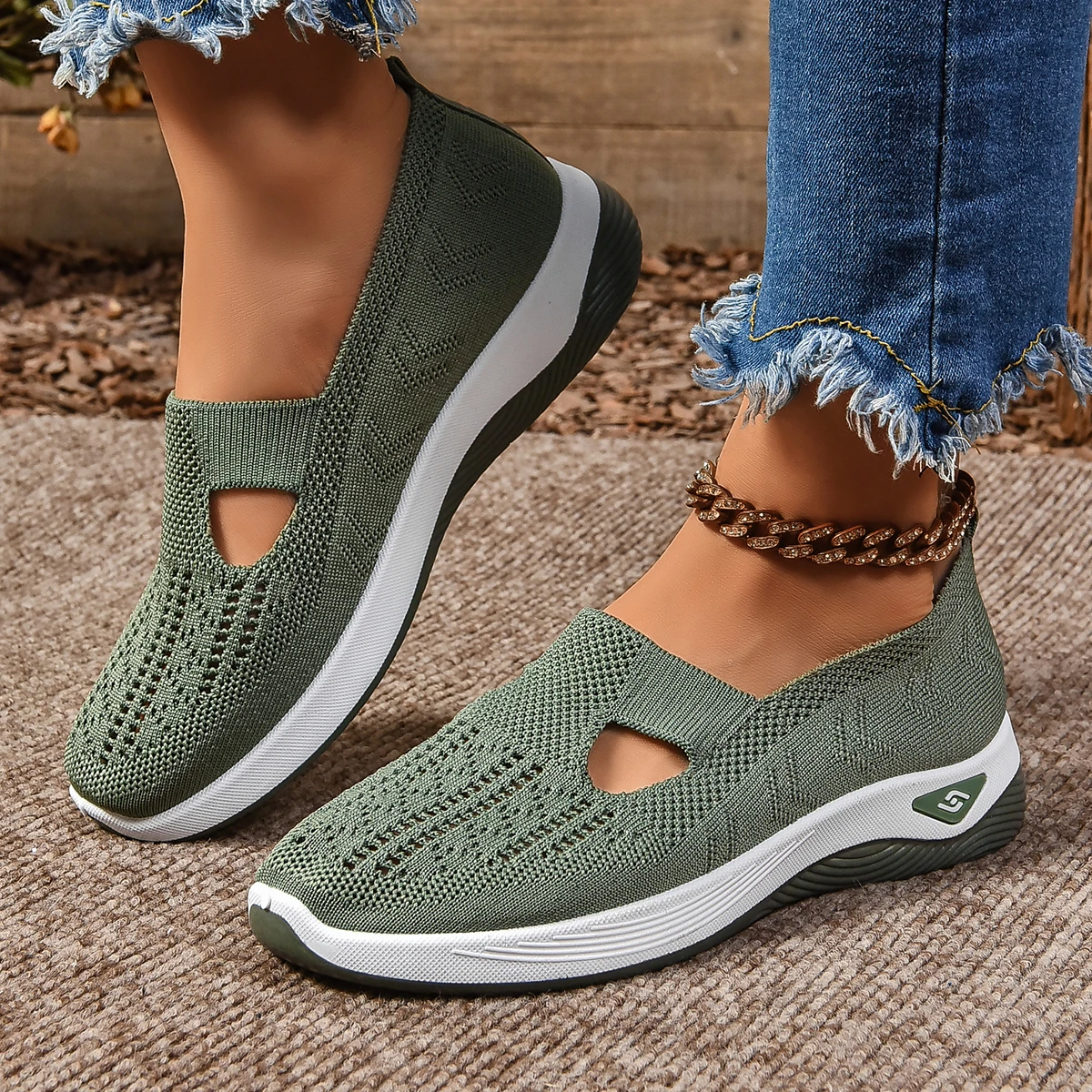 Women Flats New Summer Mesh Breathable Sneakers Light Slip on Flat Platform Casual Shoes for Women Anti-slip Walking Loafers