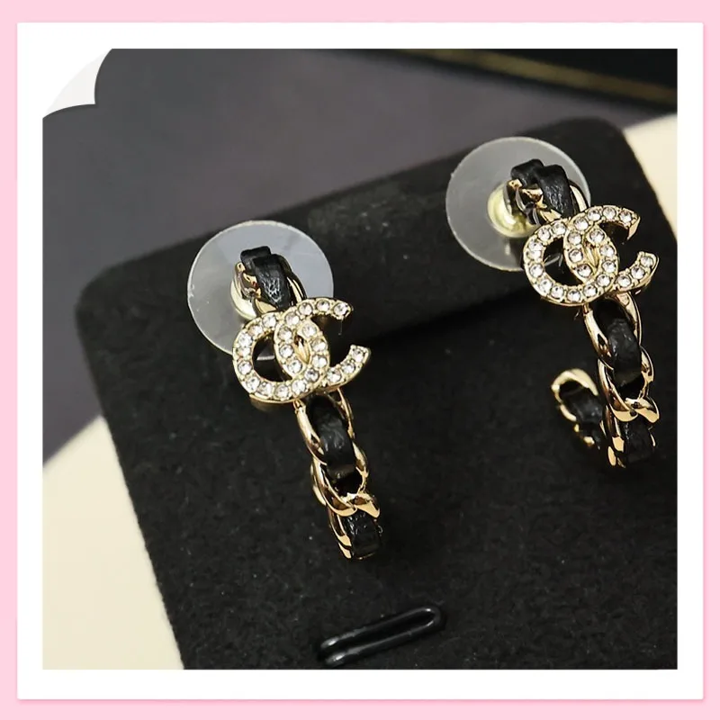 

New Classic Black and Gold Leather Earrings, Light Luxury and Versatile, Extravagant Temperament Full of Fashion Single Product