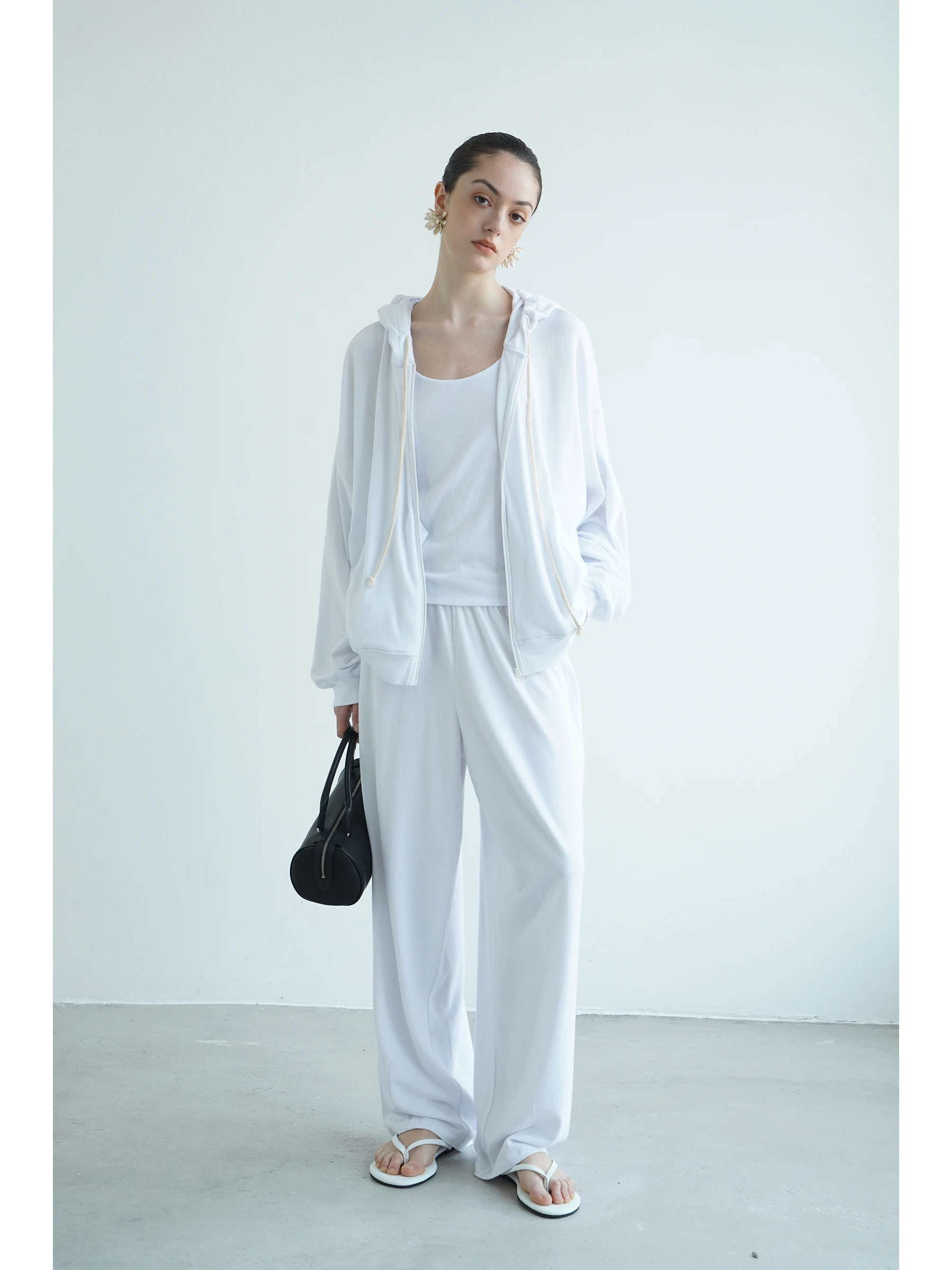 

Мягкий хлопковый комплект из четырех предметов: худи на молнии с длинными рукавами и брюки в стиле Casual для ранней весны, комфортный, в стиле Lazy Style