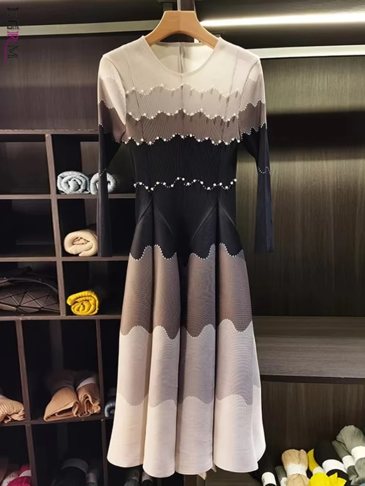 EGRM Designed Women's Pleated Dress O-neck Loose Fit High-end Fashion Color Block Beaded Long Sleeve Female Clothing 9G1031