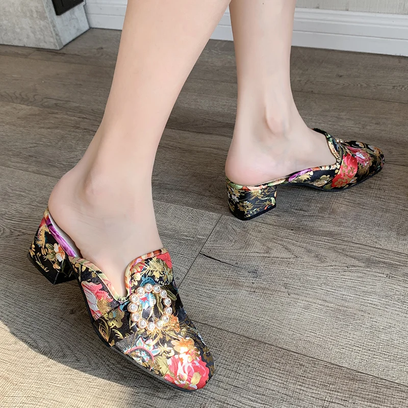 Pantofole Comem donna Summer Slides Flower mocassini Mules Sexy Med Square Heel Fashion Block tacchi alti Slip-on scarpe femminili