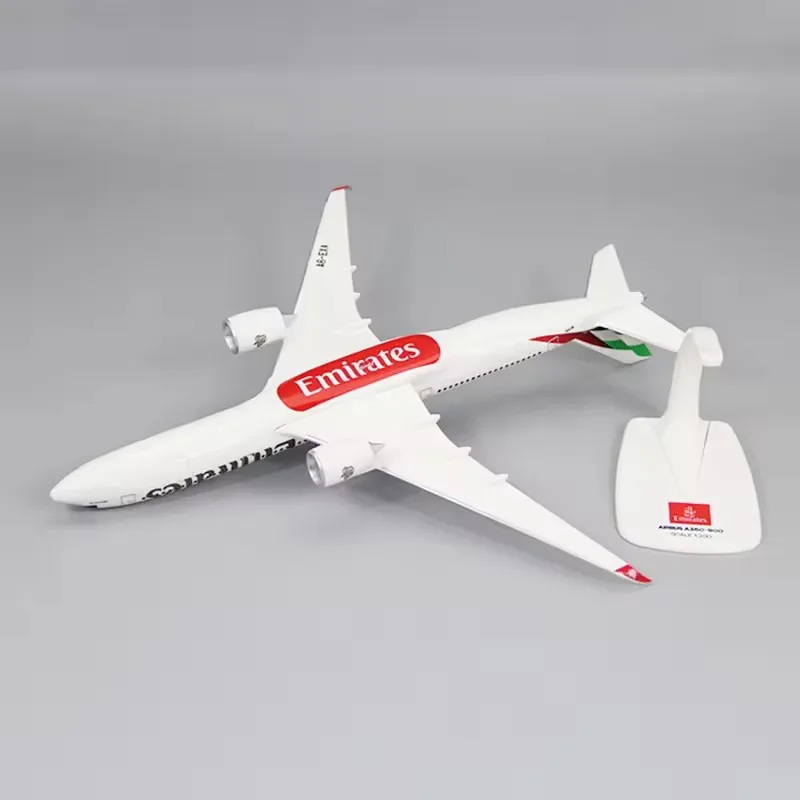 New 1/200 Scale A350-900 UAE Emirates Airline Aircraft Assembly Plane Model Airplanes Toy Collection Display With Base