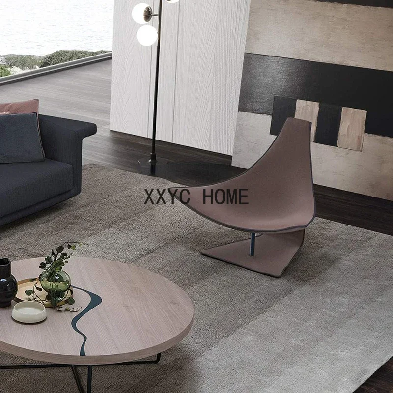 Mobili di design Poltrona per villa dell'hotel con poltrona a forma strana creativa di lusso nordica leggera