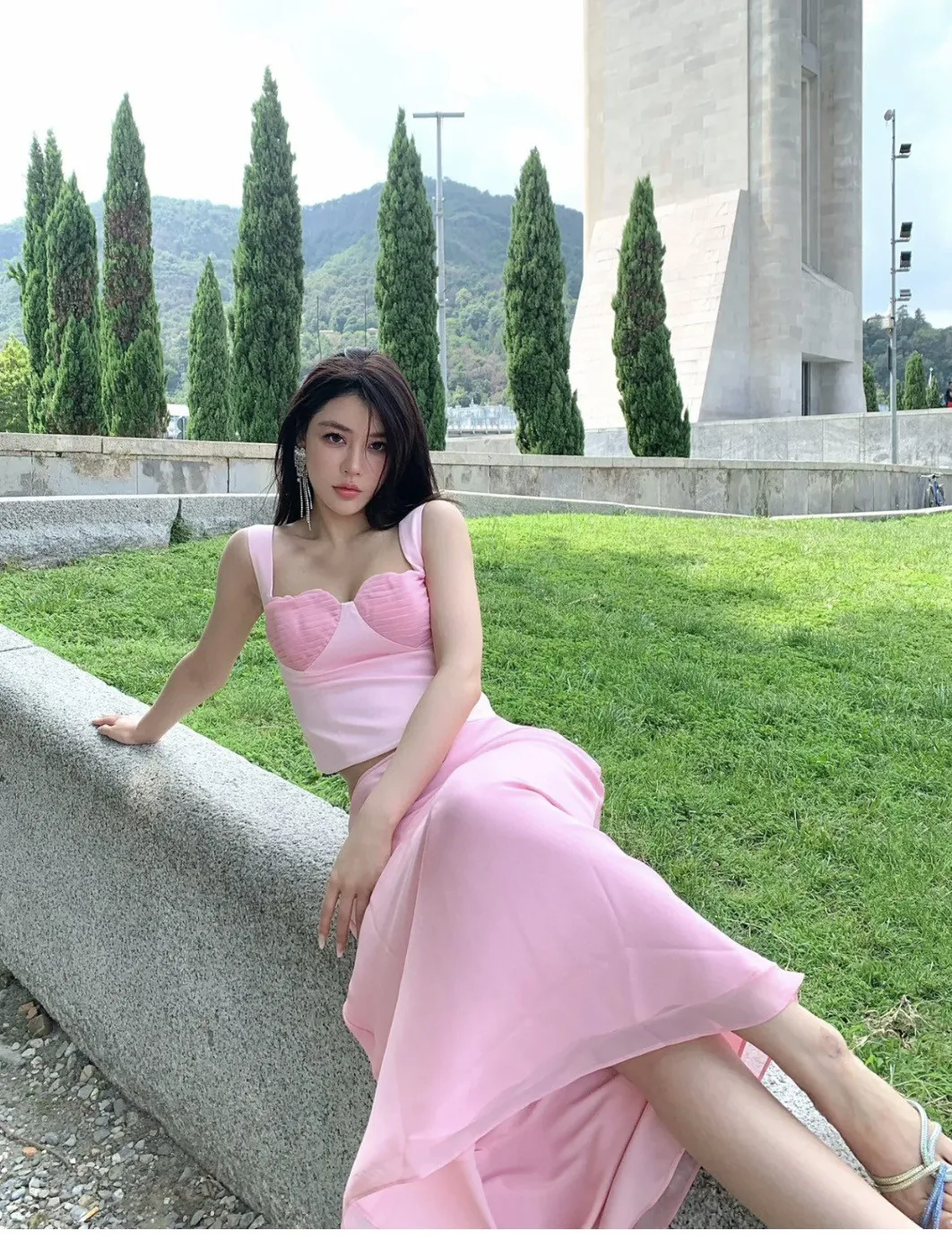 2024 Spring/Summer New Women's Wear Elegant Fashion Pink Love Strap Top with Long Skirt Suit 409