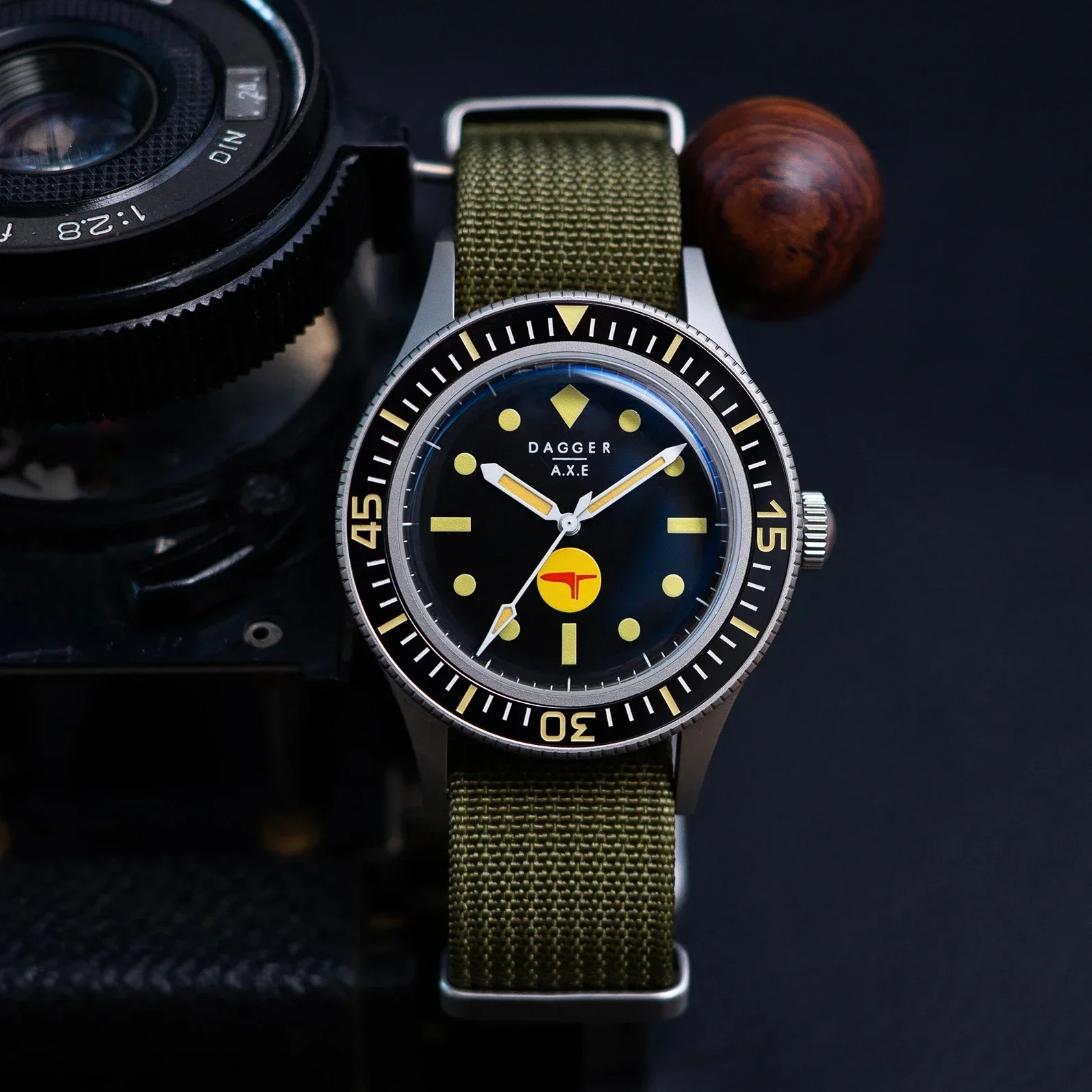 DAGGER-AXE 50-Fathoms Watch Men 40MM Vintage Movement Automatic K9 Mineral Crystal TR900 C3 Luminous Barracuda 200M Waterproof