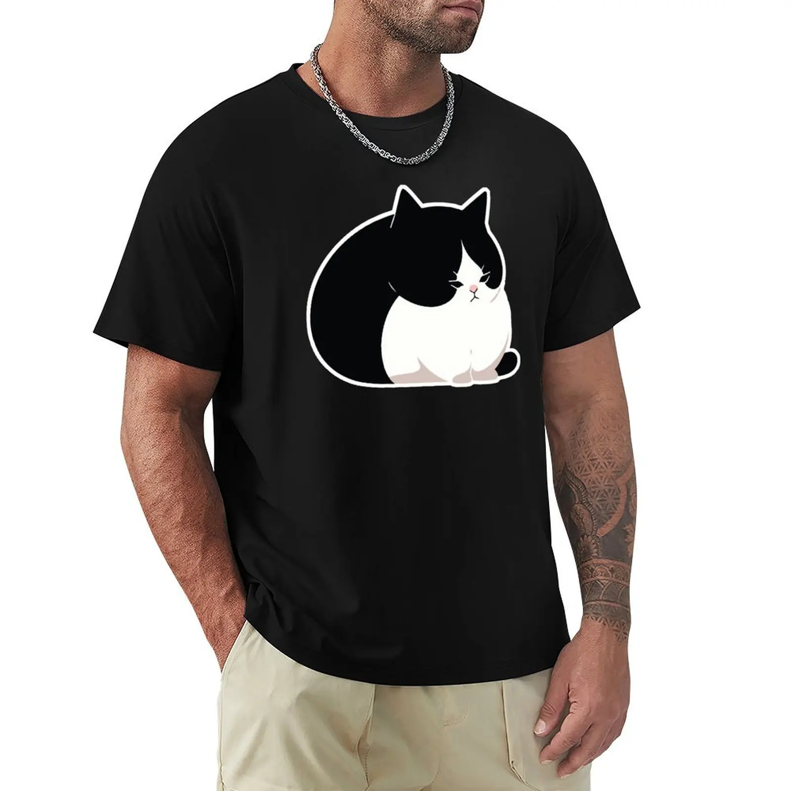 

Black and White Chonky Cat T-Shirt Street Fashion Casual Tee Shirt