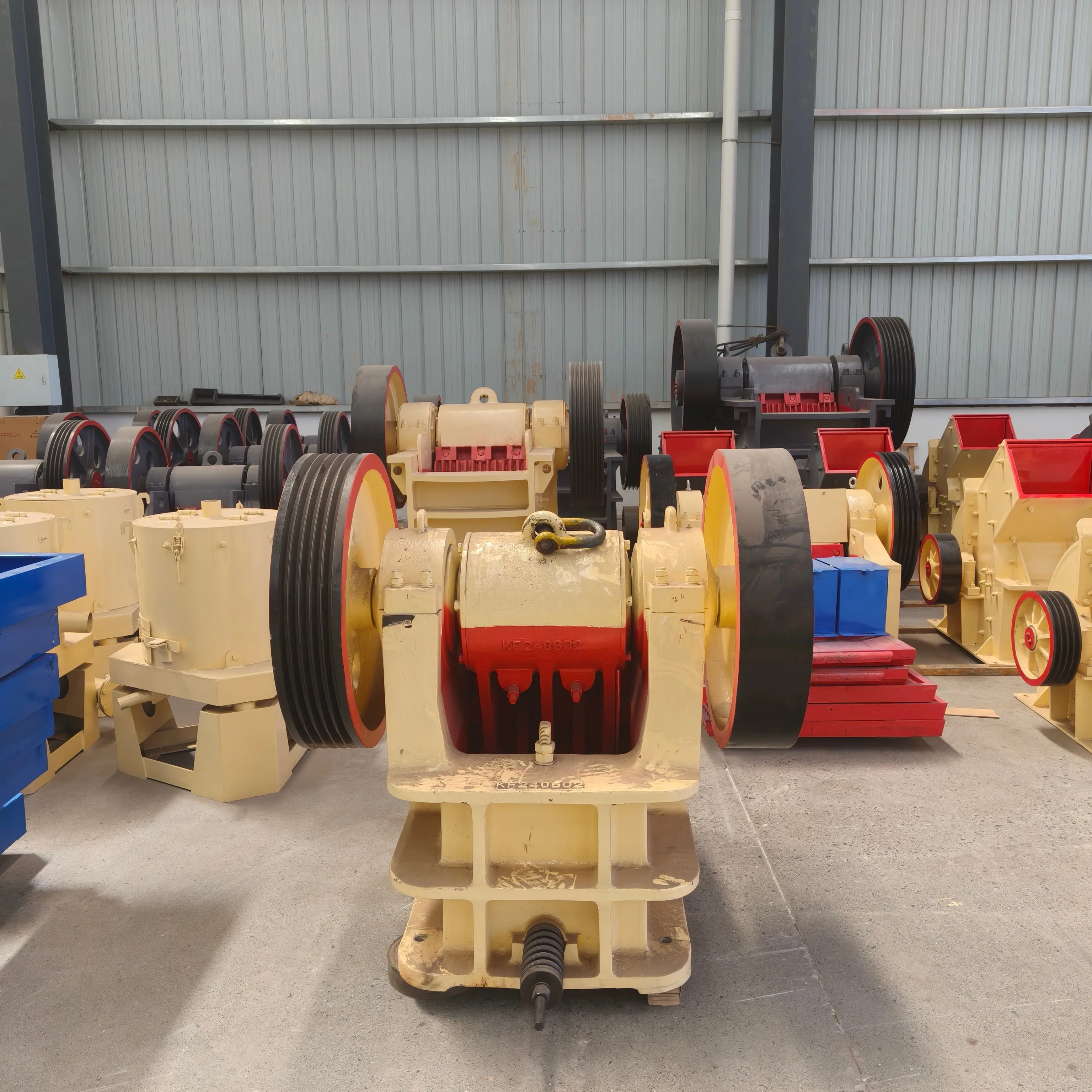Widely Used Stone Jaw Crusher with Motor for Gold Rock Quarry Primary Crushing Long Service Life High Capacity 3t/h