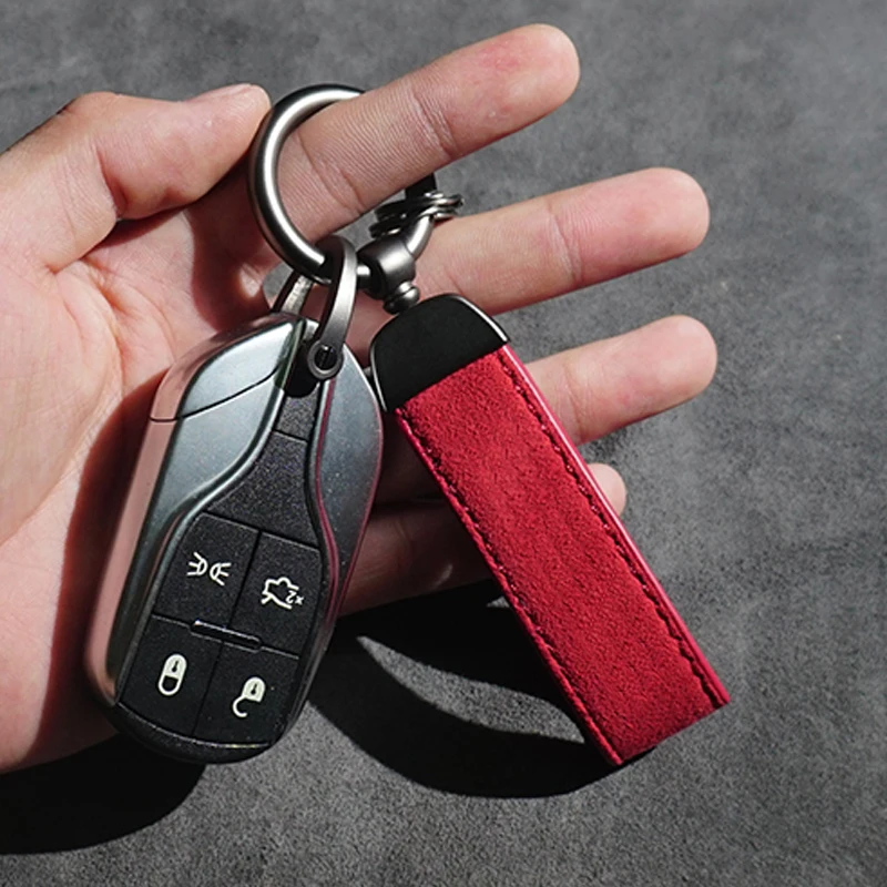 

Car Key Chain Luxury Genuine Leather Keychain Pure Color Buckle Key Ring For Men And Women Universal Car Interior Accessories