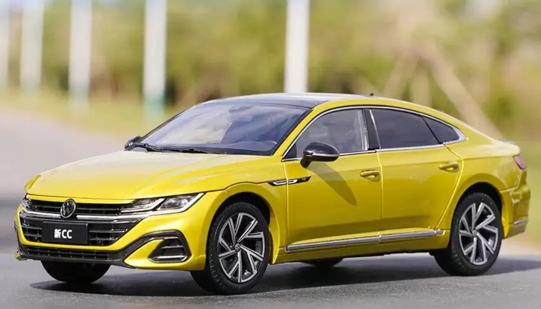 Original Factory FAW-Volkswagen CC Car Model 18-21 New Generation CC 1:18 Alloy Car Model Favorite Metal Toy For Boy's Gift