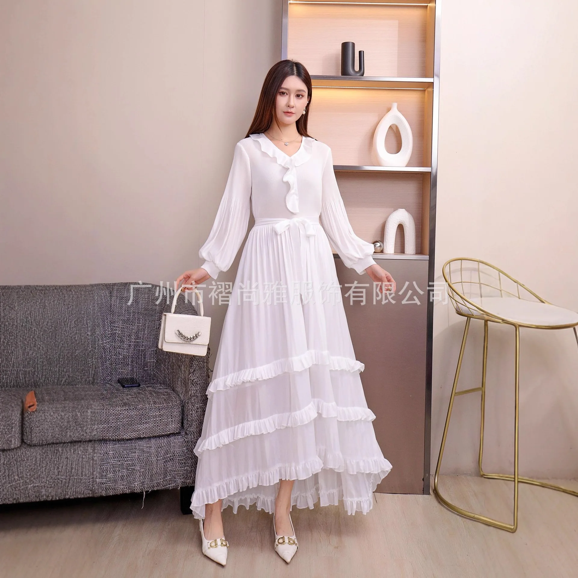 Miyake plissé 2025 automne et hiver nouvelle robe rétro haut de gamme lanterne manches taille à volants couleur unie jupe femme plissée