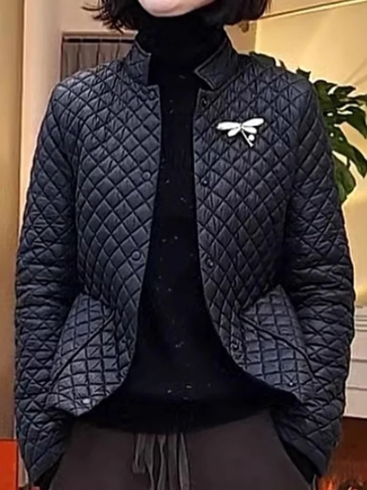 

Short Diamond Pattern down Cotton Jacket Lightweight Young Women's Winter Coat Stylish Warmth Compact Size Retro Style