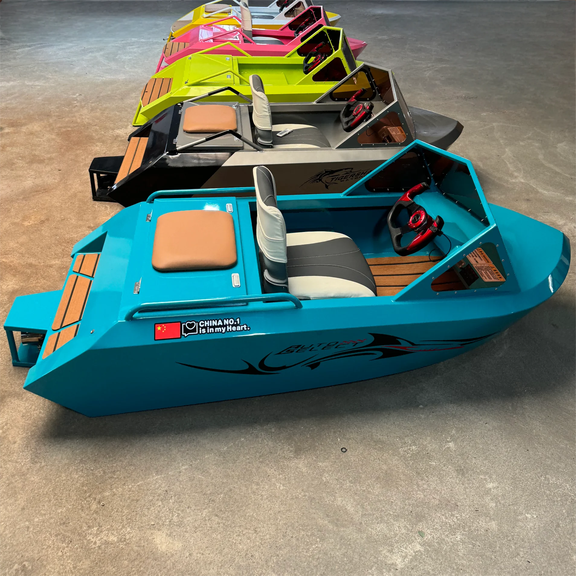 Colorful Fast Speed Jet Sport Kart Boat, Eye Catching Power Component Fashion Design For Commercial Water Amusement view 6
