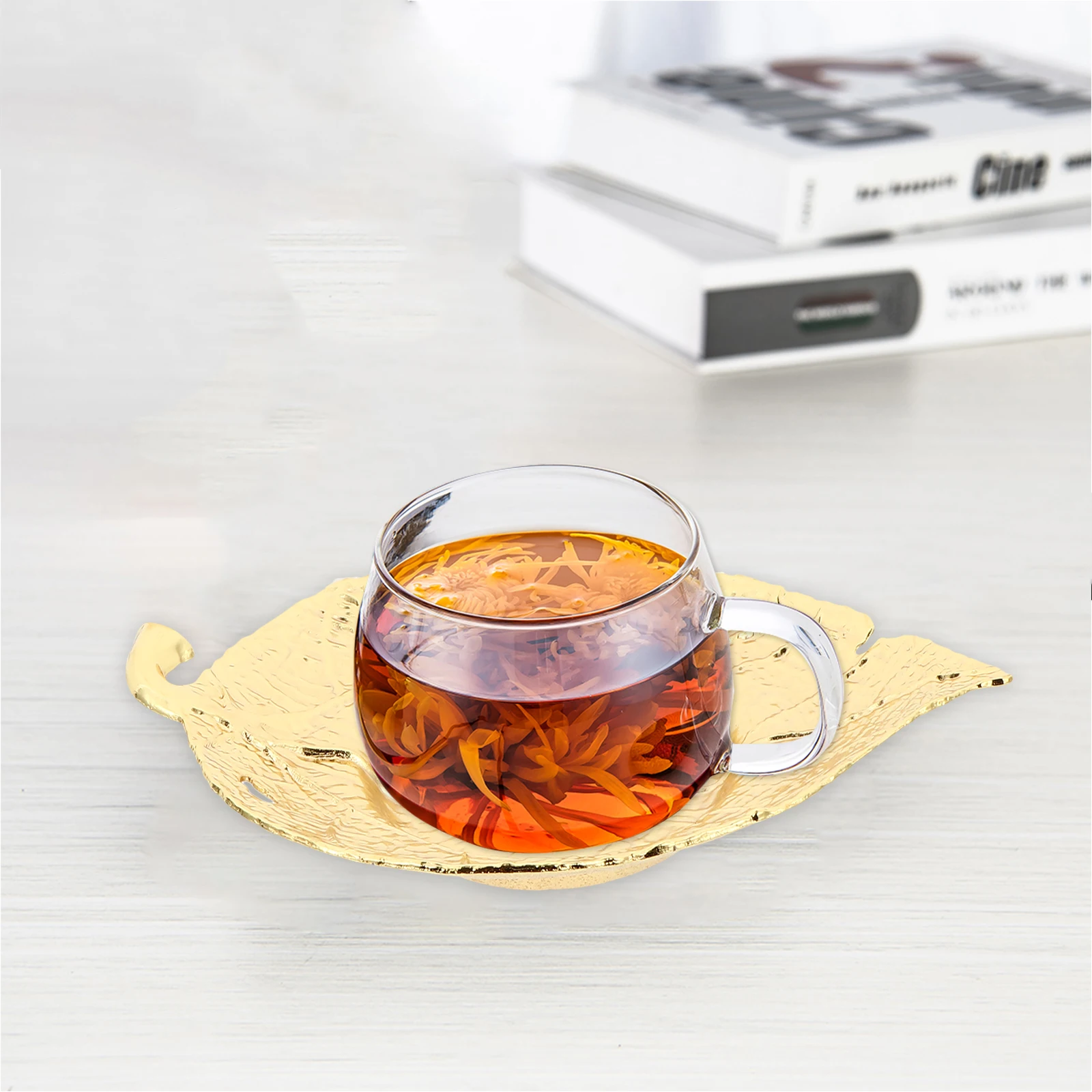 

Metal Coasters Set of 4 Leaf Shape Eco Friendly Kitchen Cup Mat Table Protector Anti Scratch Sturdy Restaurant Use