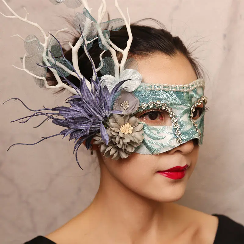 

Европейские и американские карнавальные маски: зеленые цветочные маски с венецианскими элементами, ветви деревьев, маскированные певцы, Хэллоуин, карнавал, маскарадная вечеринка