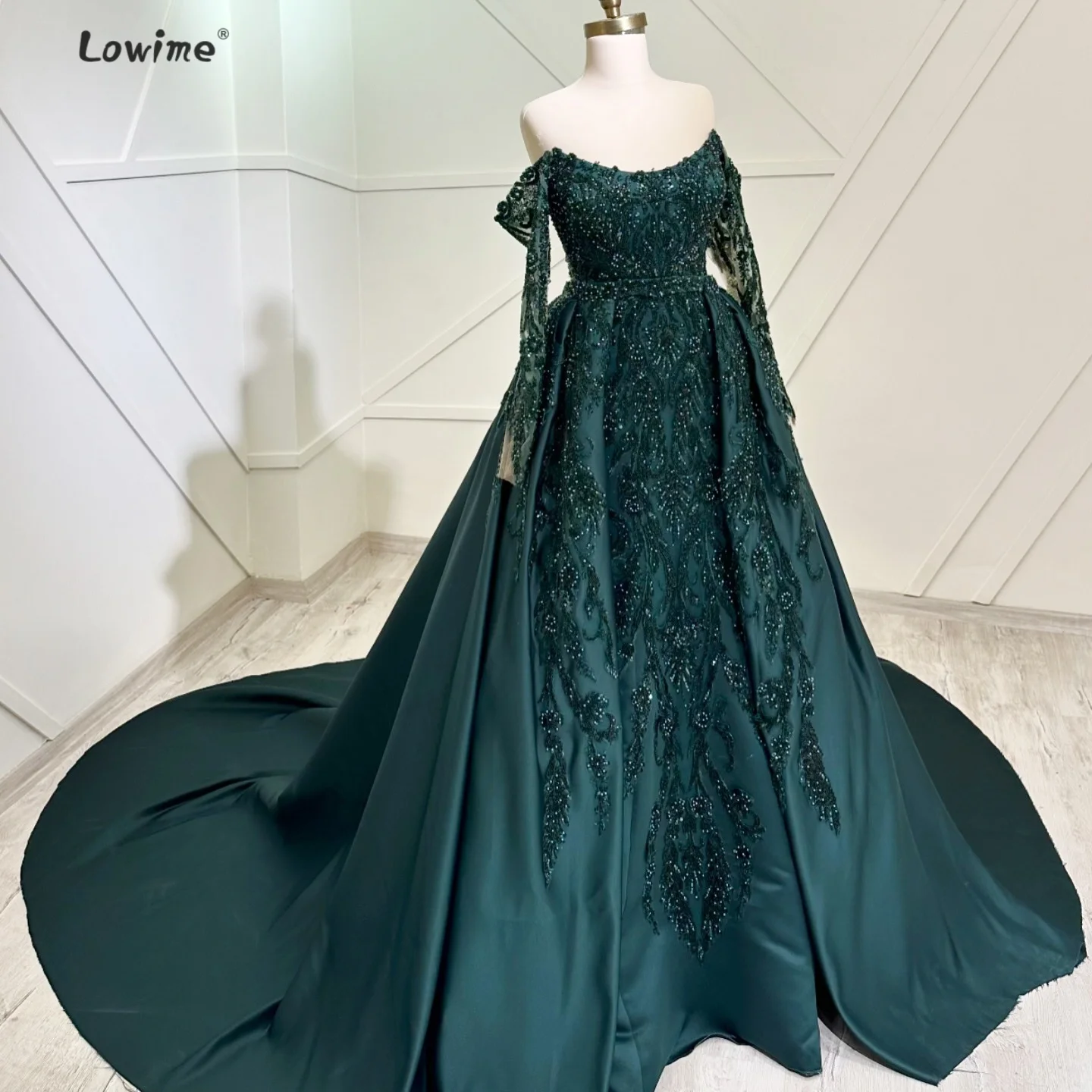 

Dark Green Evening Dress With One Shoulder and Beaded Embroidery Detachable Train Lace Long Sleeves Party Dress Customizable