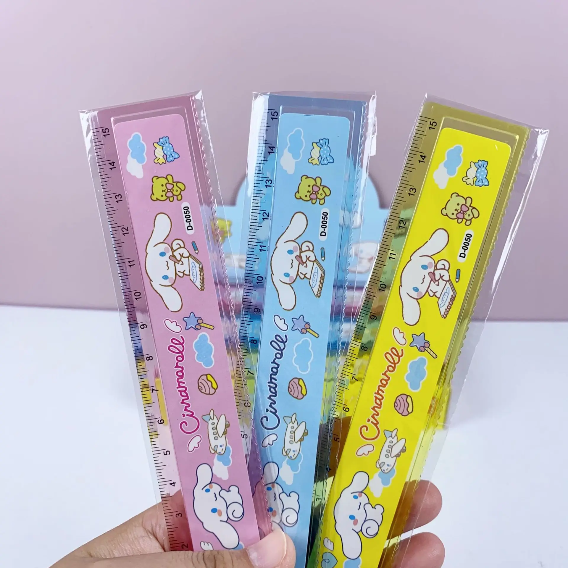 Imagem -03 - Régua Plástica dos Desenhos Animados para Estudantes Kuromi Hello Kitty Melodia Plástico Curva de Onda Artigos de Papelaria Escolar Novo 15cm 60 Pcs