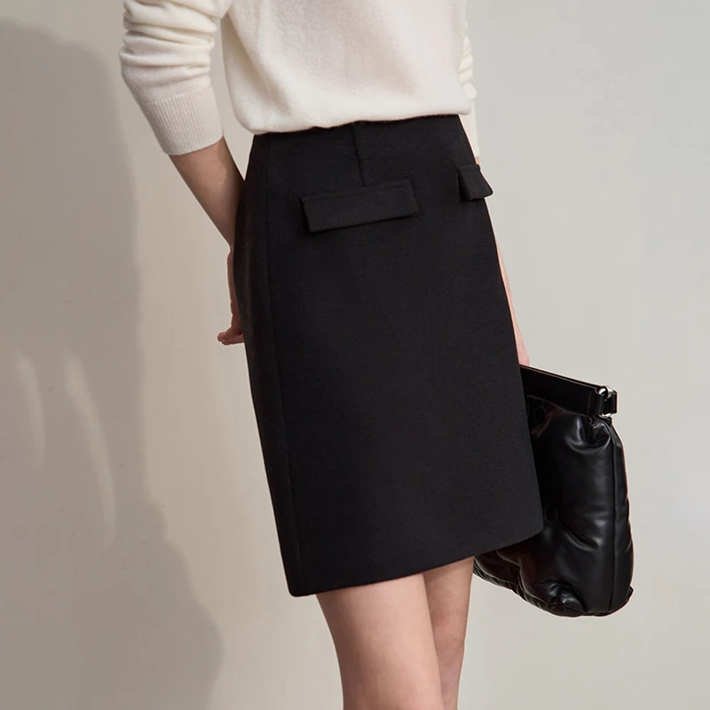 AMII Rechte Minirok 2025 Winter Nieuwe Elegante Commuter Korte Rokken Voor Vrouwen Effen Kleur Veelzijdige Dameskleding 12544004