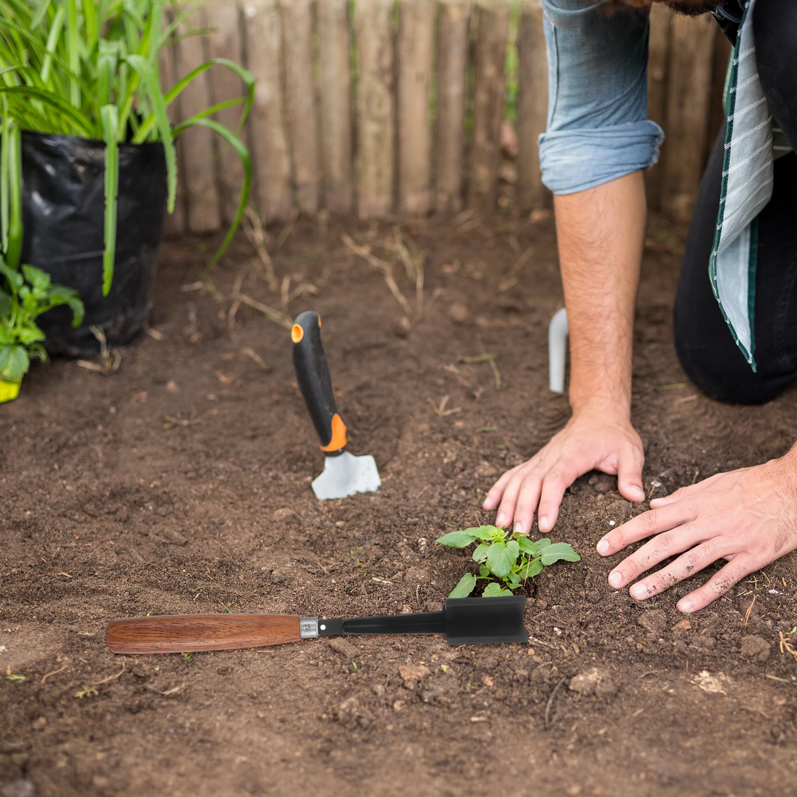 

Rubber Tree Cutting Knife V-Shaped Steel Tapping Cutter Ergonomic Handle Precision Rubber Tree Stripping Tool for Outdoor