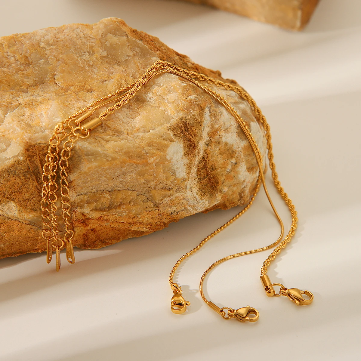 

Huang Chao Three Layer Stainless Steel Layered Bracelet With Adjustable Gold Hammer Chain Fashionable Jewelry Party Jewelry Gift