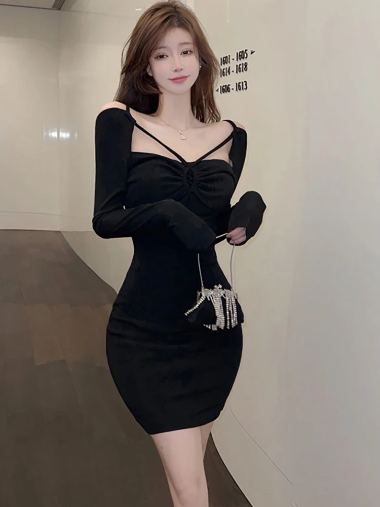 

Autulmn Winter Black Pleated Square Collar Sexy Club Dress Women Korean Vintage Hepburn Dress 2025 Elegant Bodycon Party Dresses